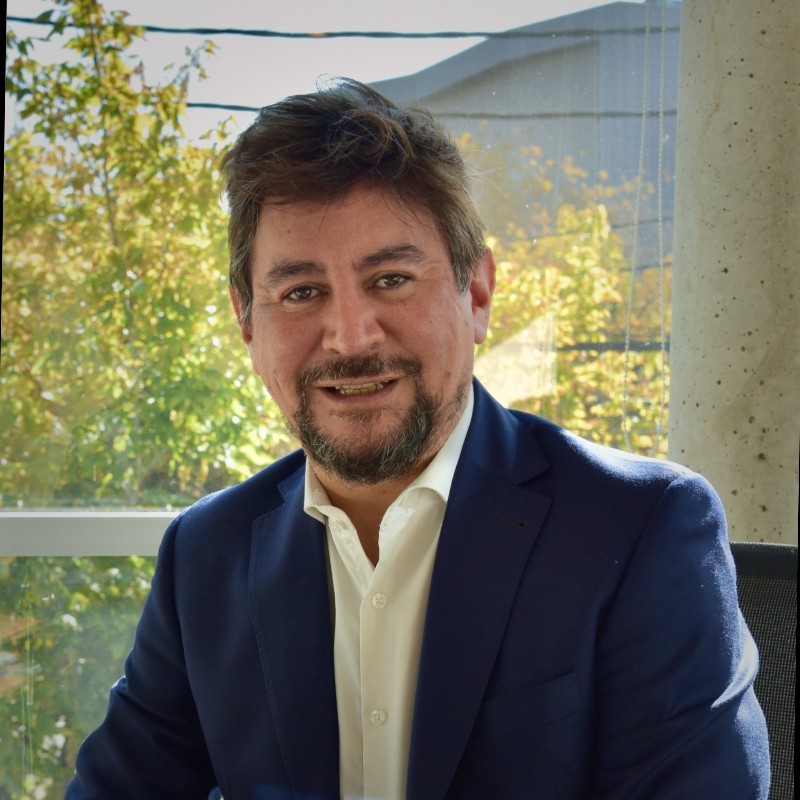 Nicolás Tomeo, Socio fundador @ Implantes CLP SRL